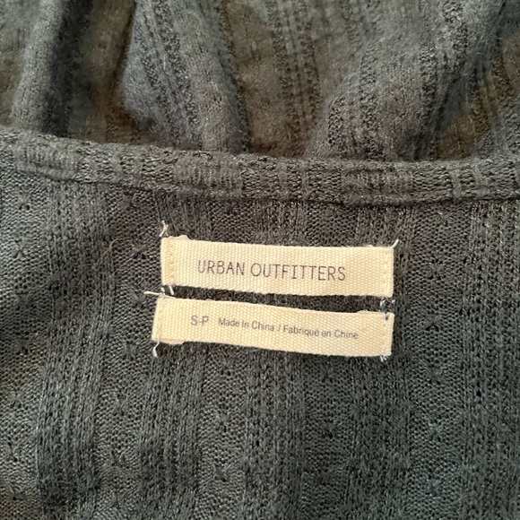 Urban Outfitters flowy top - Picture 3 of 3